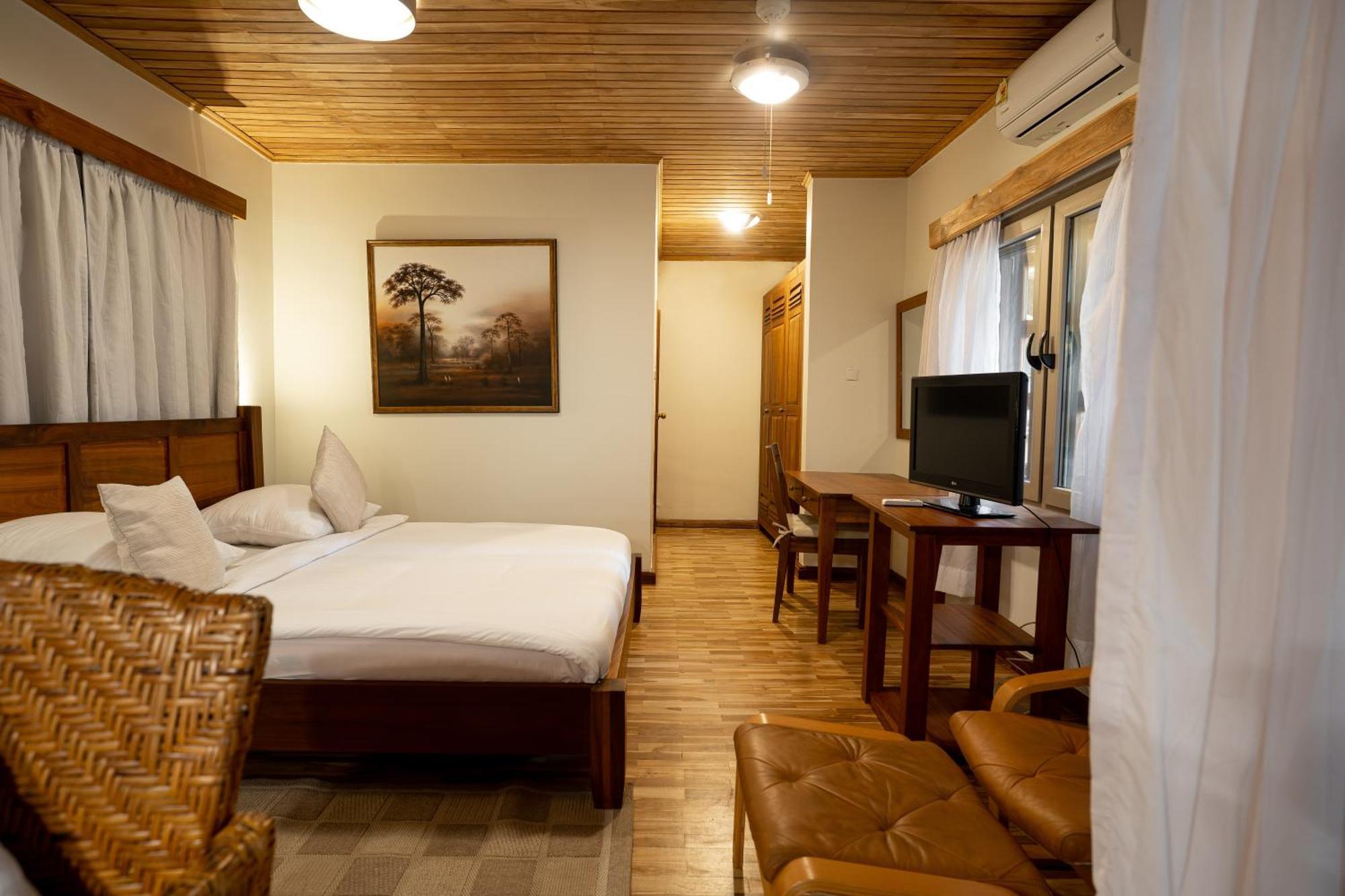 אקרה Esther'S Hotel מראה חיצוני תמונה