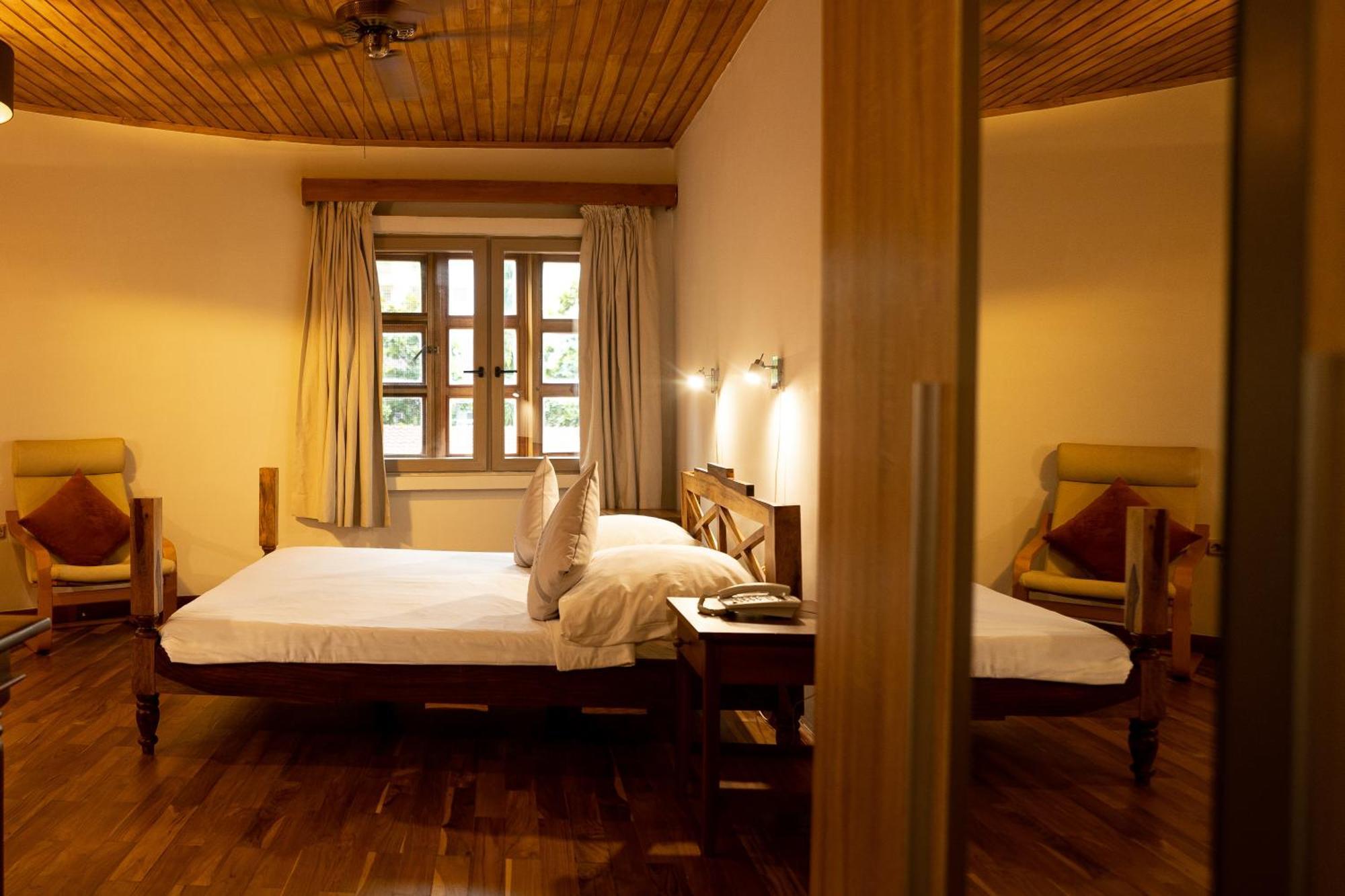 אקרה Esther'S Hotel מראה חיצוני תמונה