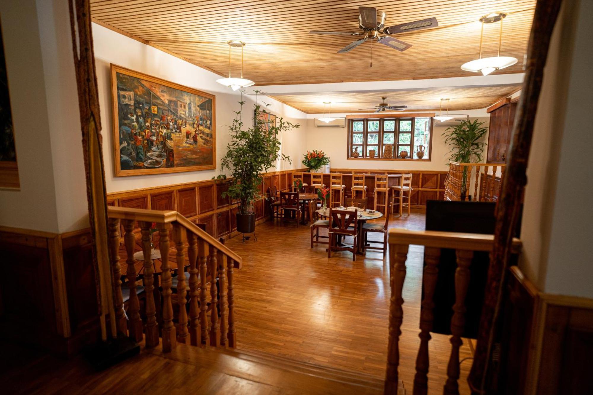 אקרה Esther'S Hotel מראה חיצוני תמונה