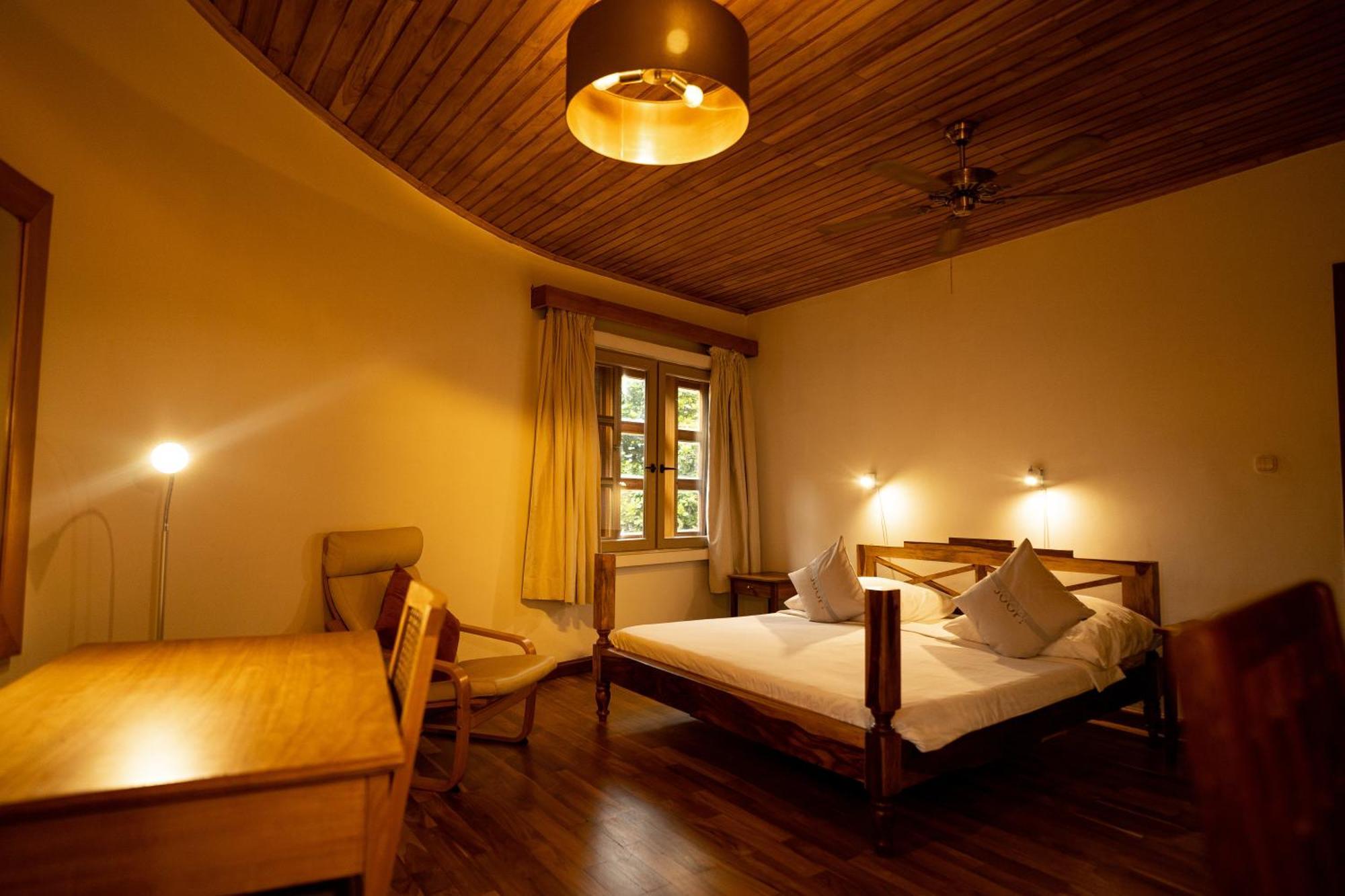 אקרה Esther'S Hotel מראה חיצוני תמונה