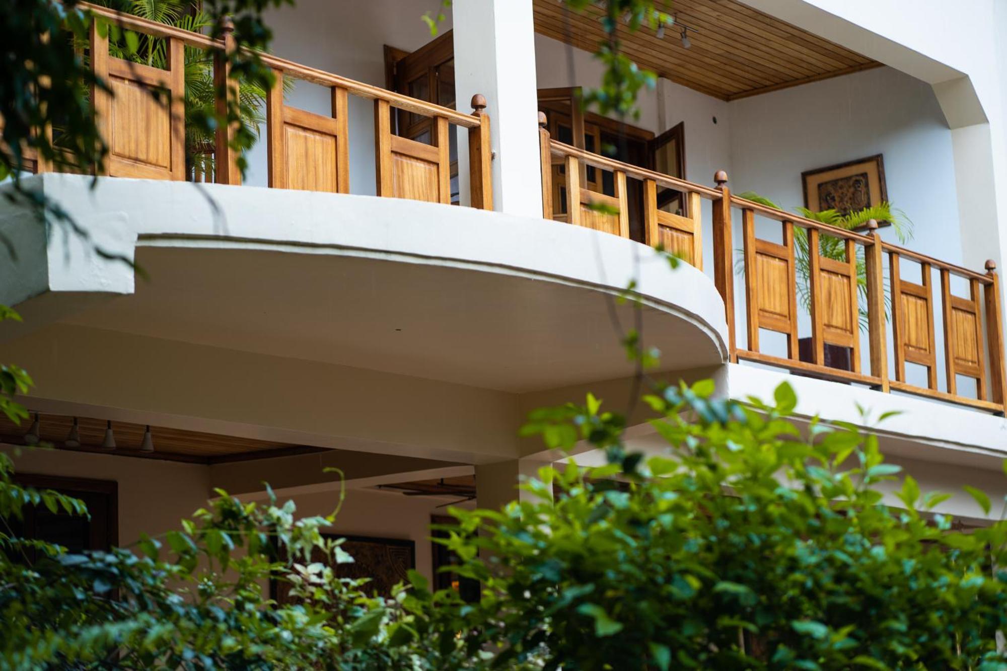 אקרה Esther'S Hotel מראה חיצוני תמונה